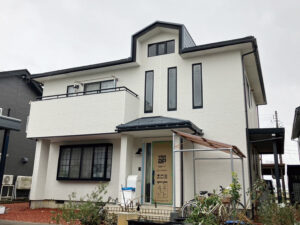 憧れの北欧風の真っ白な壁に生まれ変わりました。汚れに強く耐久性にも優れています！！